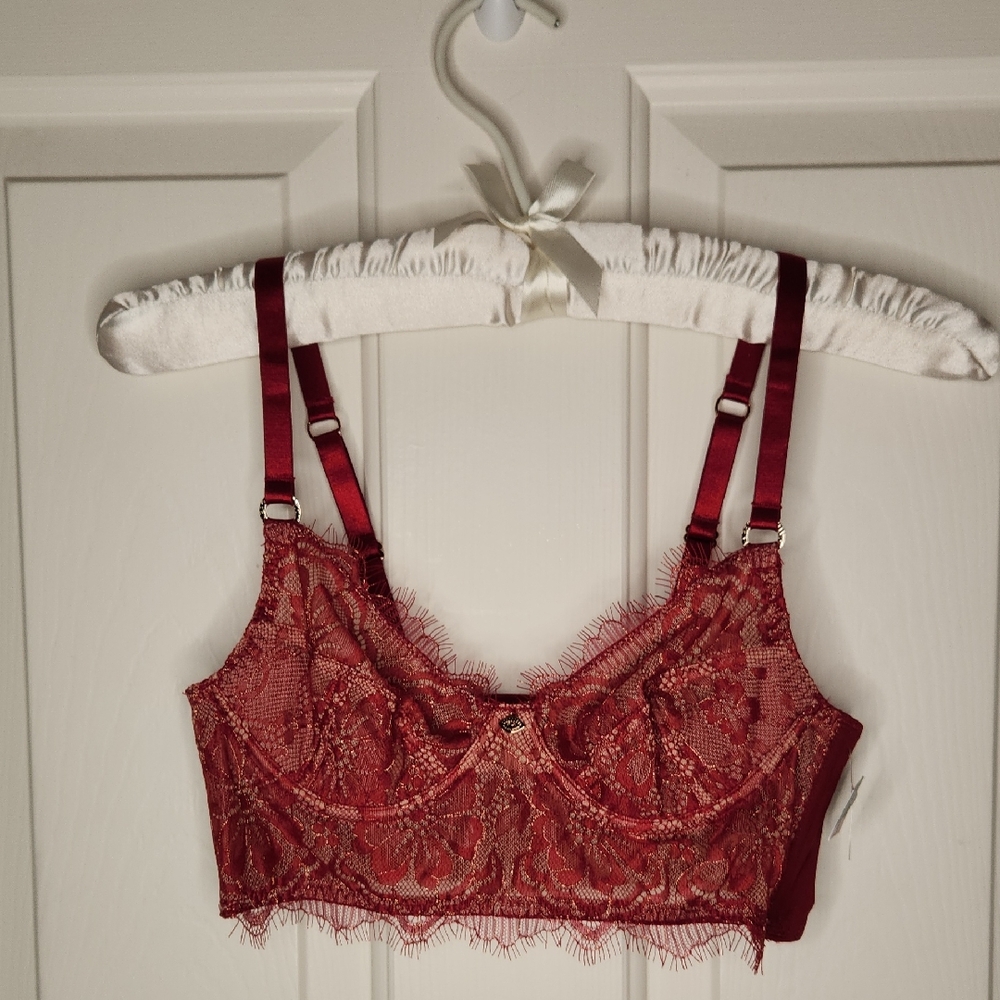 Sofia Intimates by Sofia Vergara Women's Eyelash Lace Bustier  Size 34A